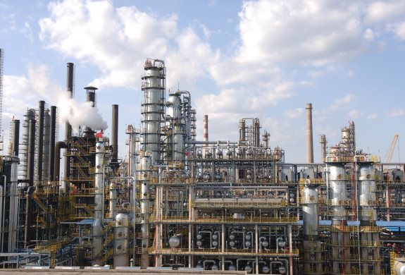 打造安全可靠高质量的炼化公用工程——中国石油广西石化古怪猴子试玩官网入口换热机组案例